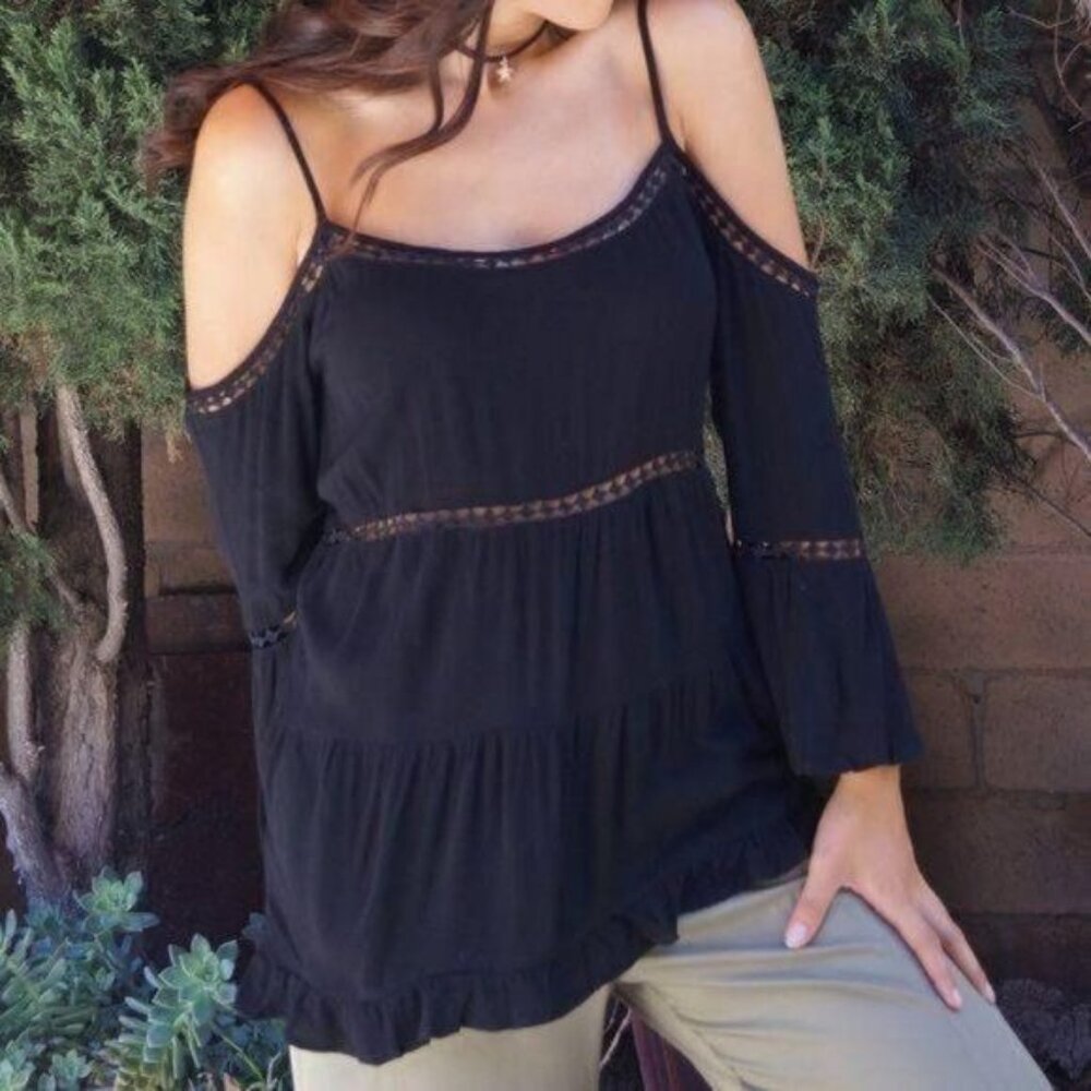 Peach Royal Black peak shoulder top with crochet details size XS - Picture 3 of 7
